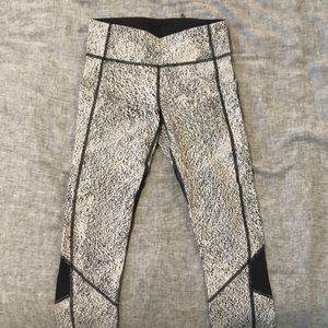 lululemon pace rival crop